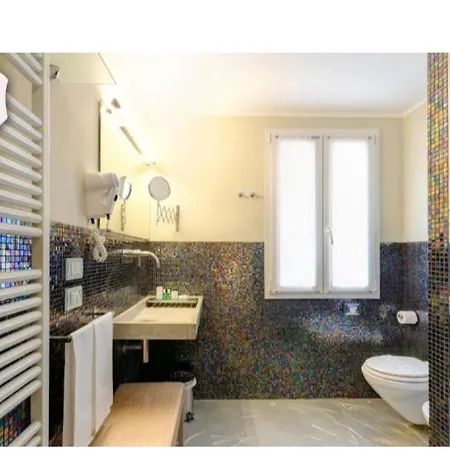 Il Girasole منزل للإقامة ريجّو إيميليا